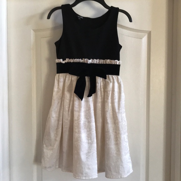 Girl’s Holiday Dress, size 12 - Picture 1 of 6